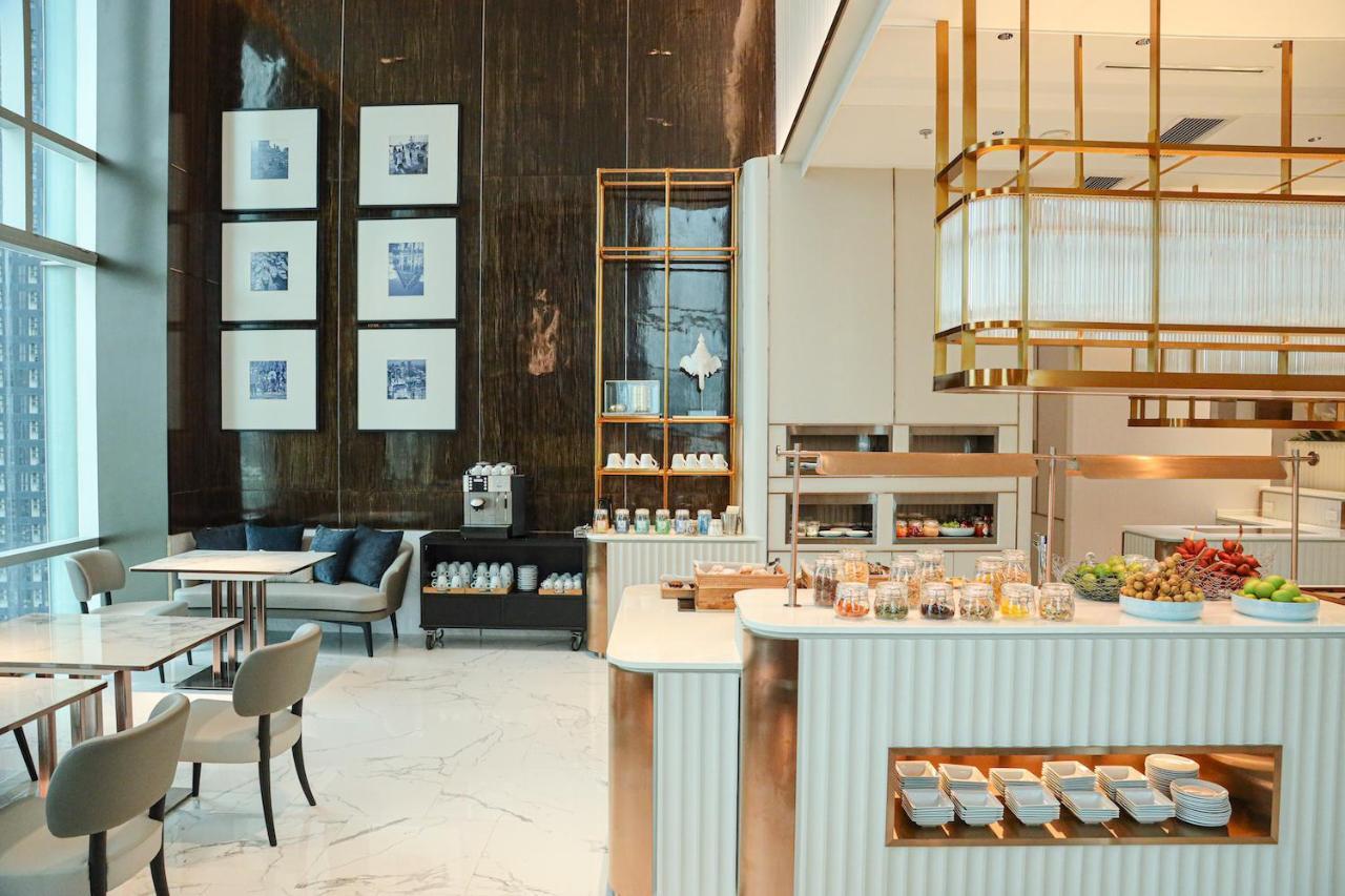 Le Meridien Банкок Екстериор снимка